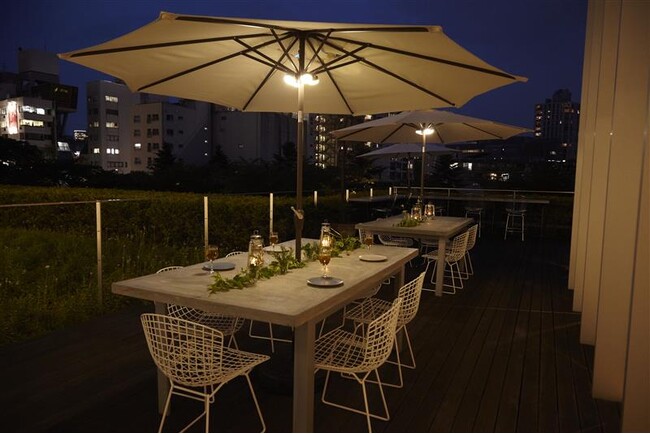 9月19日～10月31日までukafeのテラスでワインとビールが飲み放題を開催。デリレート付き！