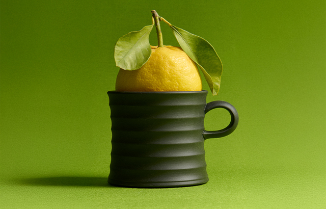 JONATHAN ANDERSON & WEDGWOOD、未発表のLUCIE RIEデザインを取り入れた特別コレクションを発表