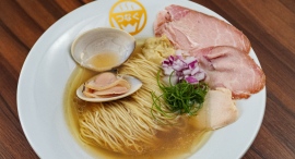 濃厚はまぐりペーストで味変を楽しむ！『Ramen 塩と貝つなぐ』が汐留にオープン