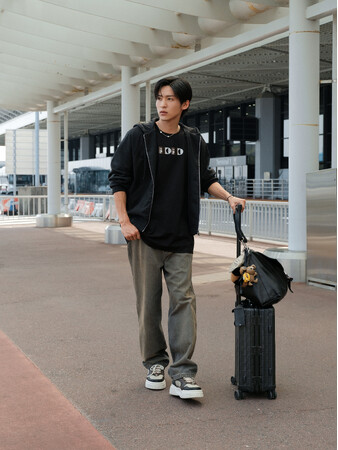 目黒蓮がフェンディのトータルルックを纏って登場!