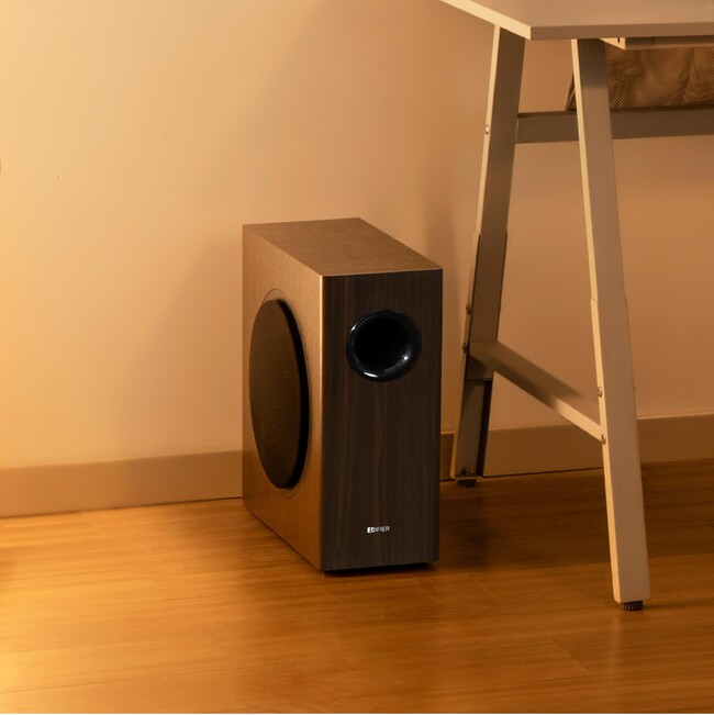 大出力70Wの8インチウーファー搭載！省スペース設計で圧倒的な重低音を再現したサブウーファーEdifier「T5s」