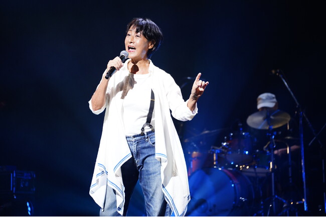 EPO、10月1日『EPOFUL』発売に向けた、45周年ベスト・ヒット・ライヴは東京と大阪で大盛り上がり！