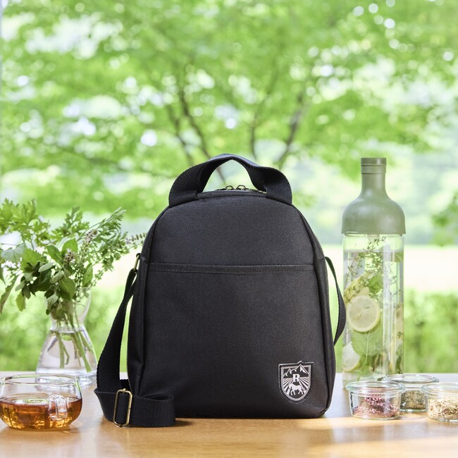 【リゾナーレ】「星野リゾート」が手掛けるリゾートホテルブランド「リゾナーレ」が監修、宝島社ブランドムックを2025年10月6日に発売