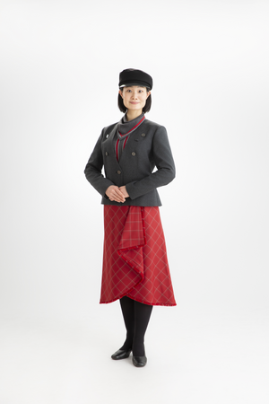 【高島屋】顧客（店内案内）係の秋冬用制服の変更について