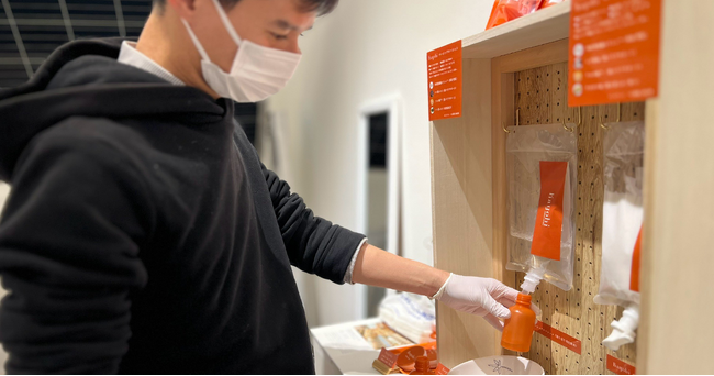 【大阪・北浜蚤の市】シルク由来の敏感肌向け基礎化粧品を10gから量り売り。スキンケア難民に向けた試し買いのススメ