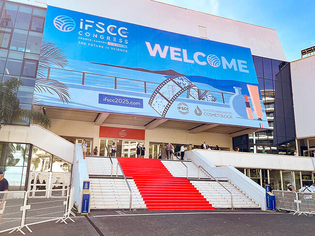 (株)成和化成　第35回国際化粧品技術者会連盟（IFSCC）学術大会において研究成果をポスターにて3題報告