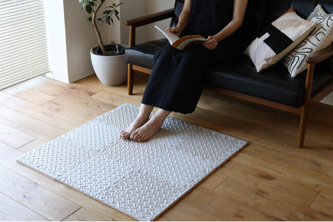 【新商品】床に革命。ズレない・洗えるマットが登場!