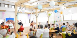 京進、高齢者向け施設で地域交流イベント
「京進のリハビリフィットネス ピタラボ 大津瀬田」で沖縄体感イベント