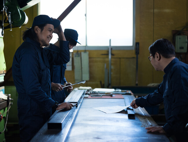 外国人労働者、企業の4社に1社が雇用　14.3％は採用「拡大」　「教育・コミュニケーション」の課題は依然高水準　円滑な労使関係を構築する仕組みづくりが必要