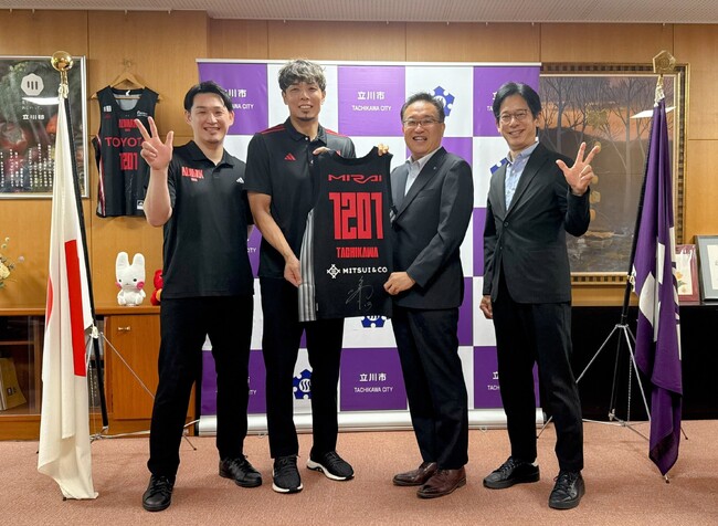 【東京都立川市】男子プロバスケットボールクラブ「アルバルク東京」選手が立川市長を表敬訪問