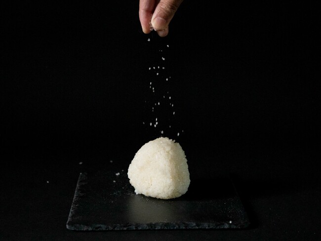 【累計35,000食突破】大阪・関西万博でしか味わえない「究極の塩おにぎり」が“秋仕様”に進化！