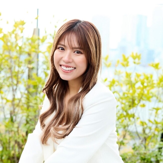 伝説的ギャル雑誌『egg』を復活させ、ギャルのための学校を設立した、赤荻 瞳さんが10月25日（土）にStage Felissimoの「神戸学校」に登壇