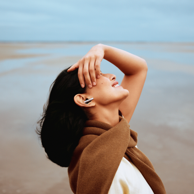 BANG & OLUFSEN、新作イヤホン、BEO GRACE を発表