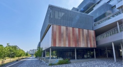 日本の教育機関で初設立！社会人も利用できる、立命館大学と日本マイクロソフトによるDXの拠点「Microsoft Base Ritsumeikan」を会社員が体験