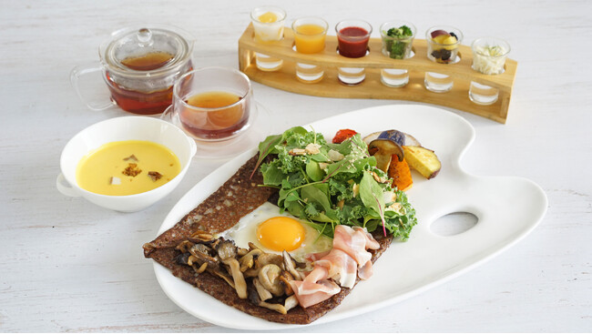 ロイヤルパインズホテル浦和19Fのトップラウンジにて、2025年10月1日(水)～11月28日(金)の平日ランチ限定で、秋の味覚を贅沢に楽しめる「秋ガレットセット」が新登場！！