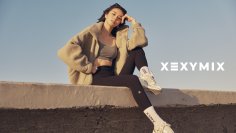 佐藤晴美さんとXEXYMIXが贈る「今日も、いい感じ。」あなただけのパーフェクトな瞬間を描く新キャンペーン