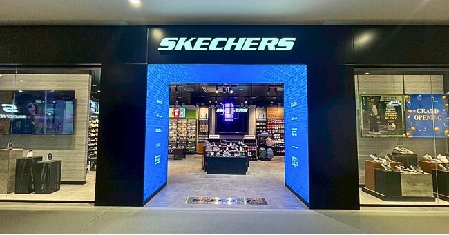 長野県初出店!「スケッチャーズ イオンモール須坂店」本日グランドオープン！オープンを記念して10月15日(水)15:00～LiLiCoさん&藤森慎吾さんによるスペシャルトークショーを開催