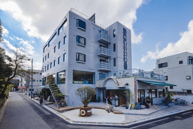 旧ビジネスホテルから生まれた千葉公園隣の複合商業施設「the RECORDS」3周年を記念して華麗 (カレー) にリニューアルオープン！