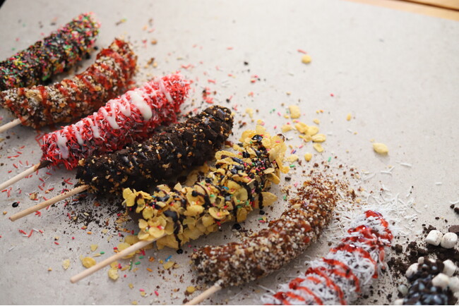 自分でトッピング＆ソースを選べる！東京初のオリジナルチョコバナナ専門店【DIP ME BANANA】が原宿にオープン