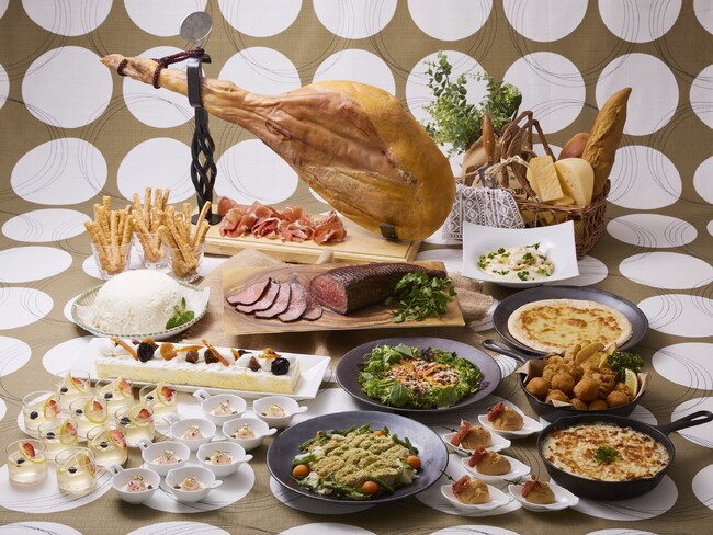 【ロイヤルパークホテル】晩秋から冬にかけて心も温まる、熟成生ハムとチーズのマリアージュブッフェが今年も登場。