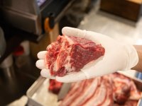 金華豚×イベリコ豚レアルベジョータを秋の味覚と味わう“食べ比べコース”を期間限定で提供