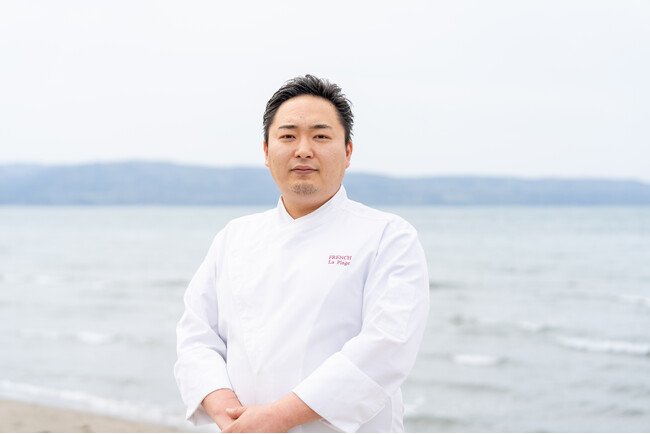 須藤 良隆シェフ（La Plage／佐渡市）が「RED U-35 2025」グランプリ “レッドエッグ”を受賞