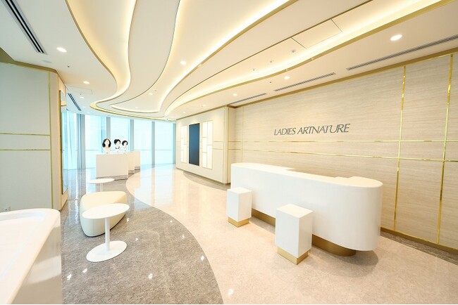 iPS細胞培養上清液※1配合のフェイスマスク『BIOLUXE(バイオリュクス)　by Laips フェイスマスク』をレディースアートネイチャー　グランサロン銀座にて先行販売