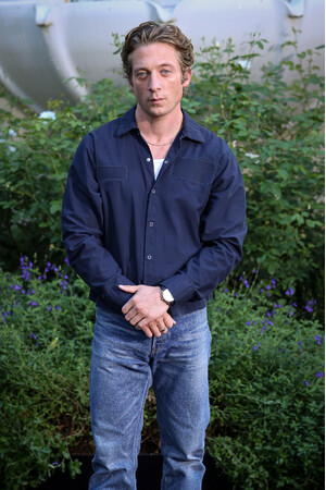 【ルイ・ヴィトン】ジェレミー・アレン・ホワイト、ルイ・ヴィトンのウォッチ「エスカル」を着用