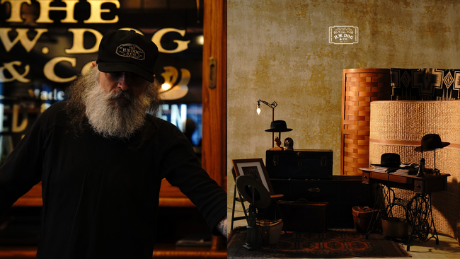 【THE H.W.DOG & CO.】ブランド設立10周年を記念した「TRUCKER CAP 10th」を限定販売