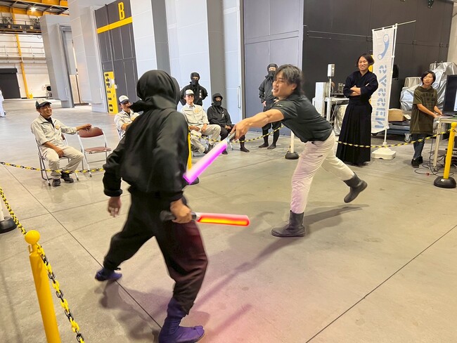 忍者と社員が真剣勝負！(株)シンコーメタリコン社内イベントにて「SASSEN」体験会を実施。親子対決・忍者対決で大盛況、次世代スポーツで社内交流を活性化。