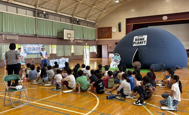 学校に巨大な海が出現！驚きと学びの新感覚海体験イベントを開催しました！