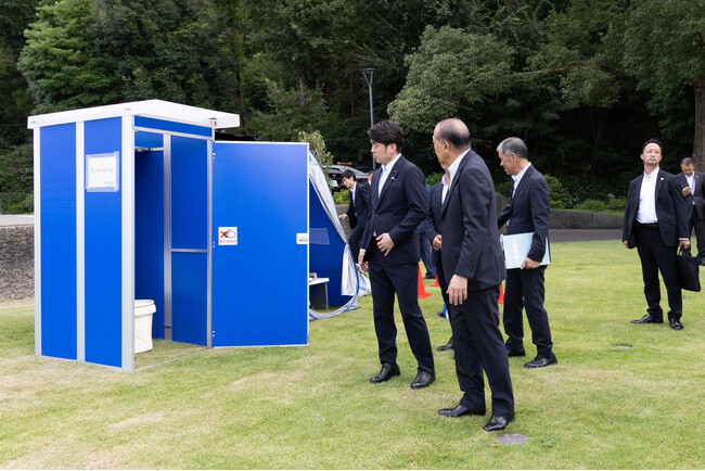 管清工業、当社施設「厚木の杜環境リサーチセンター」を中野国交大臣が視察