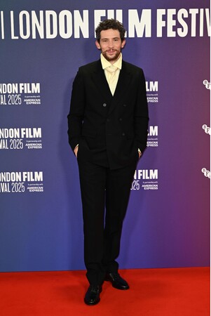 【Dior】ディオールを纏うセレブリティ：ジョシュ・オコナー @第69回ロンドン映画祭