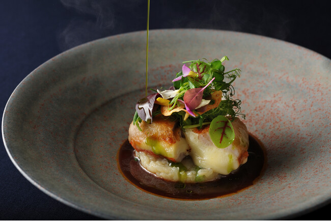 【リゾナーレ那須】ホテルスタッフが育てた自家製米で作る魚料理や、栃木の冬の味覚「苺」を使用したデザートなど冬限定のディナーコースを提供