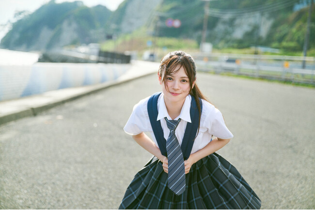 圧倒的美少女感を持つ19 期研究生、いともも待望の一冊！ AKB48 伊藤百花1st フォトブック（※タイトル未定）2025 年12 月11 日(木)発売決定！