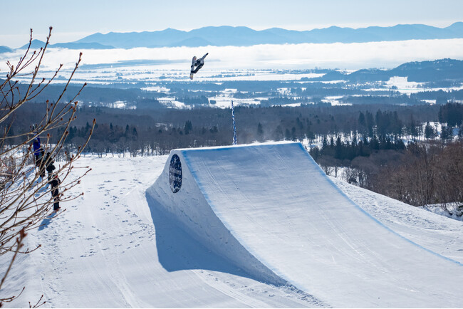 日本代表クラスのトップ選手が集結！真の日本一決定戦「全日本スキー選手権スノーボード競技ビッグエア」をネコマ マウンテンで初開催｜開催日：2026年2月26日