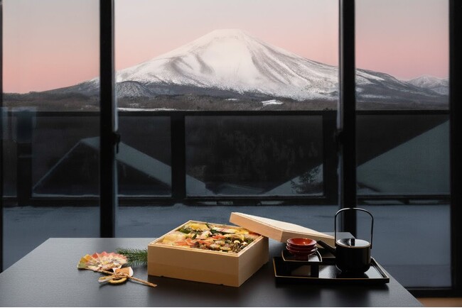 「あさま空山望」、老舗料亭「玄冶店 濱田家」が手がけたオリジナルおせちと、“愛犬用おせち“で新春を祝う「あさま空山望新春おせちプラン」を10月16日（木）より販売開始