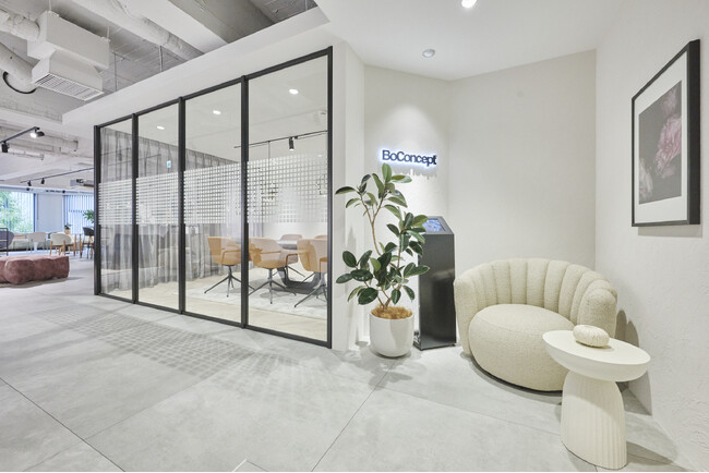 関西圏初となる法人営業向けライブオフィス「ボーコンセプト大阪ライブオフィス / BoConcept Osaka Live Office」が2025年10月16日（木）にグランドオープン！