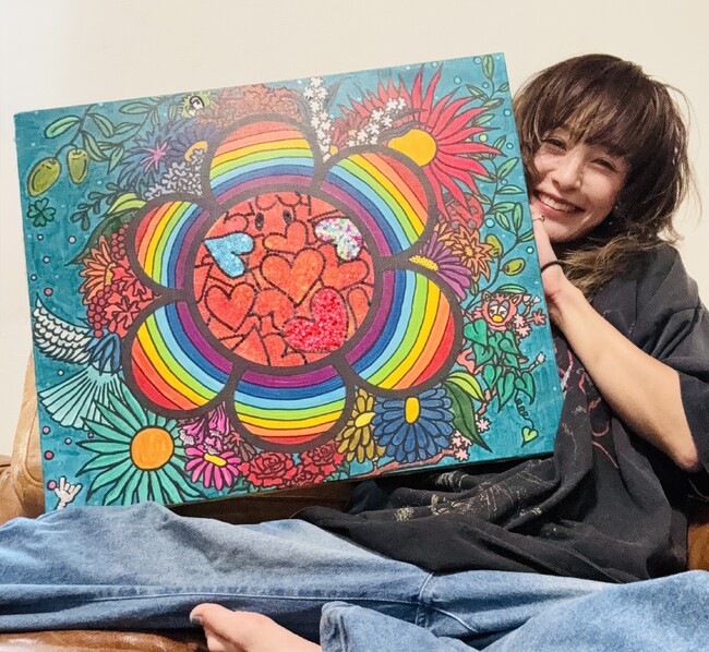 突き抜けた明るさとナチュラルな人柄が表れた作品が印象的な西山茉希さん