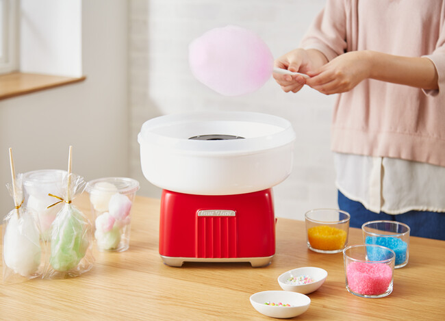 simplusから、おうちで縁日気分♪ザラメを入れるだけで“屋台クオリティ”のわたあめが作れる「コットンキャンディーメーカー」を発売。