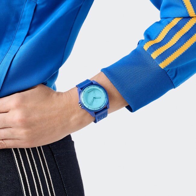 「adidas Originals(アディダス オリジナルス)」、カラーアクリル風防の最新ソーラー時計「PROJECT FOUR SOLAR （プロジェクト フォー ソーラー）」発売。