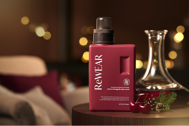 4日で完売*した再生柔軟剤「ReWEAR（リウェア）」から、秋冬限定品が登場！ホリデーシーズンを彩る、芳醇な赤ワインの深い余韻と至福の香り「チェリーヴィンテージ＆シダーウッド」新発売