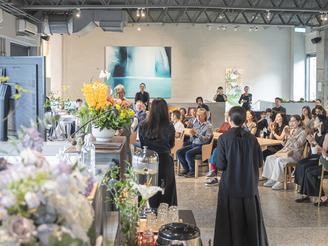 日本酒ブランド TAKANOME、台湾・ALIEN Art Centreの展覧会「塵と金」に協賛 / 日本料理「山崎」とのエクスクルーシブディナーを開催
