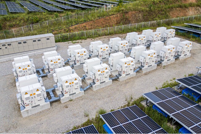 【TESSグループFIP転＋蓄電池併設 第１弾】自社保有のFIP太陽光発電所４件の蓄電池設置工事が完了、蓄電池の充放電を順次開始