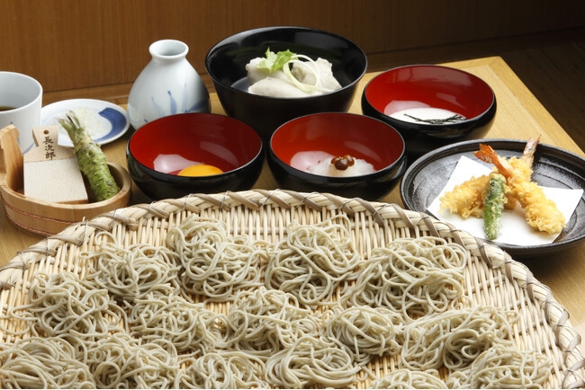 東京赤坂やぶそば新そば食べ放題を実施希少な国産そば粉100％使用。江戸三大老舗蕎麦で唯一の食べ放題プラン