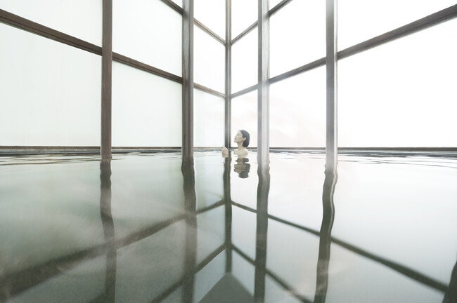 【星のや軽井沢】自分を甘やかす究極の“おこもり湯治”。2種の源泉かけ流しに癒される「温泉美人滞在」で、冬のご褒美ひとり旅