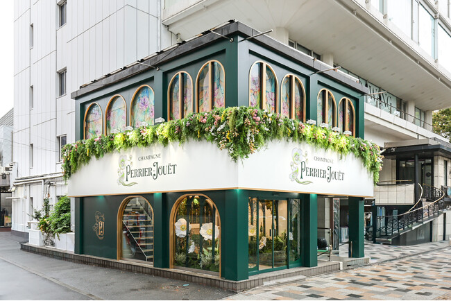 シャンパーニュ ペリエ ジュエのPOP-UPイベント「THE HOUSE OF WONDER」開催。ジャパンアンバサダーの新木優子さんが初のテープカットセレモニーを実施。