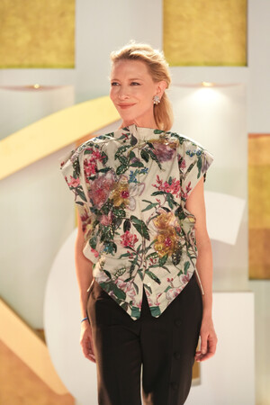 【ルイ・ヴィトン】ケイト・ブランシェット、第8回エル・グーナ映画祭でルイ・ヴィトンとハイジュエリーを着用