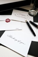 お好きな筆記具で手書きをお楽しみください お好きな筆記具で手書きをお楽しみください