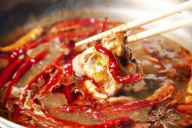 こだわりの香辛料を使った旨辛アロマ鍋(※写真は以前撮影した類似商品のイメージです) こだわりの香辛料を使った旨辛アロマ鍋(※写真は以前撮影した類似商品のイメージです)